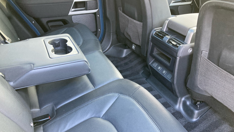 Land Rover Defender 3.0 D250 X-Dynamic SE 110 5dr Auto Diesel Estate